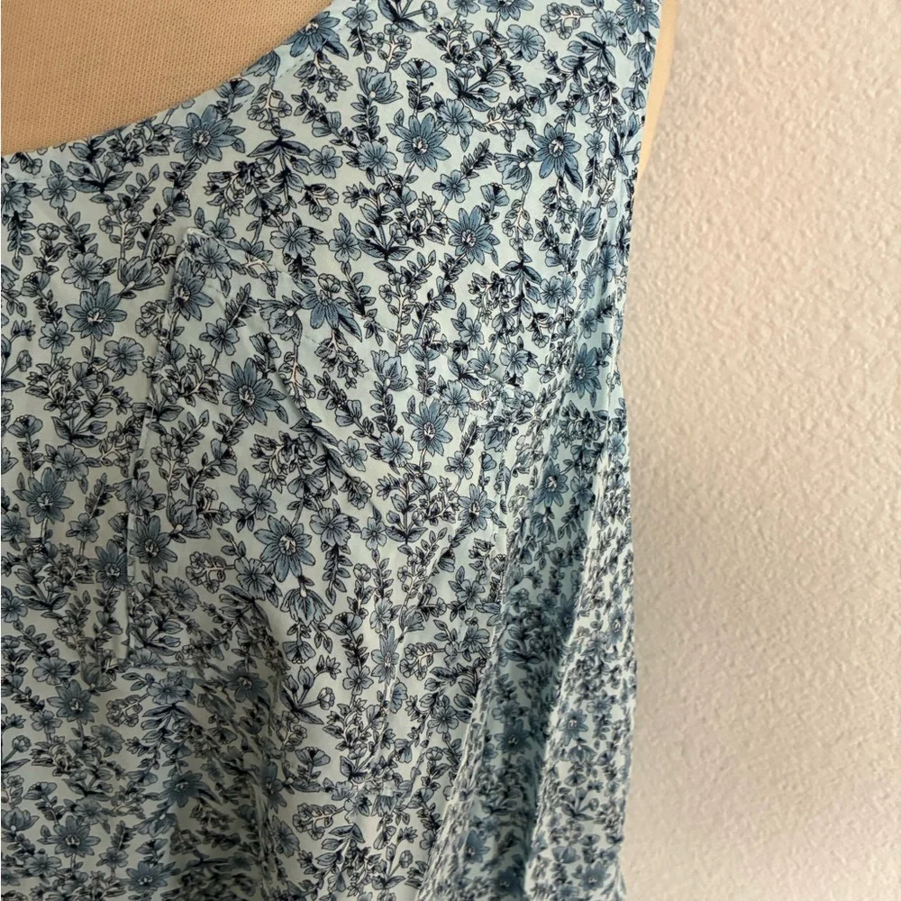 Torrid blue floral tank - Picture 4 of 6